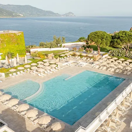 Mangia's Pollina Hotel