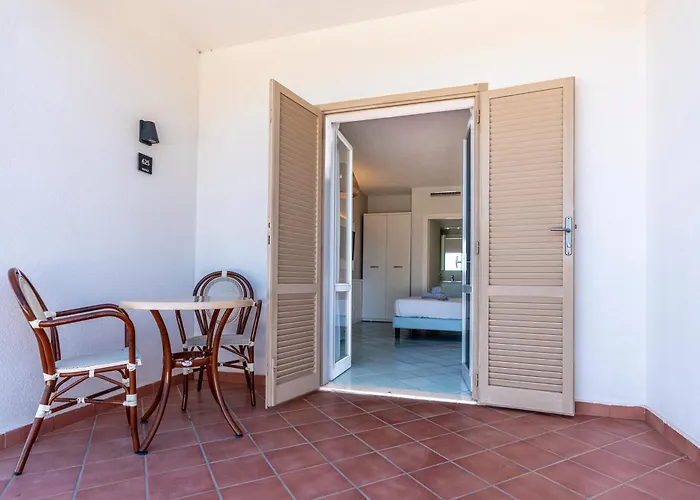 מלון Mangia's Pollina 4*