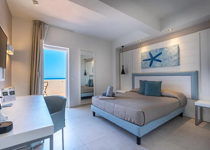 מלון Mangia's Pollina 4*