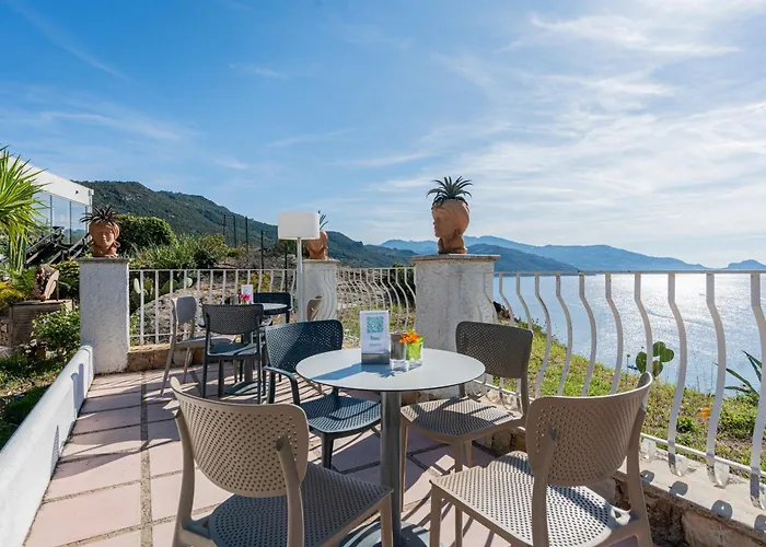 Mangia's Pollina מלון Finale