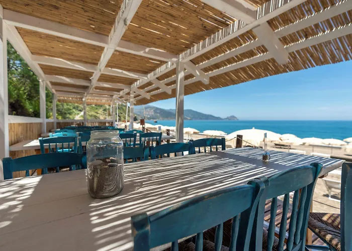 Mangia's Pollina מלון